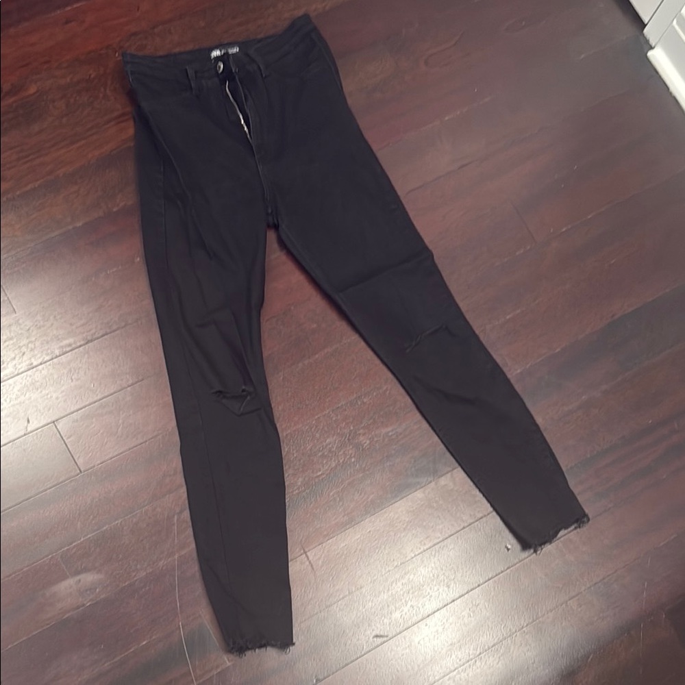 Black Skinny distressed Jeans with Stretchy Fit